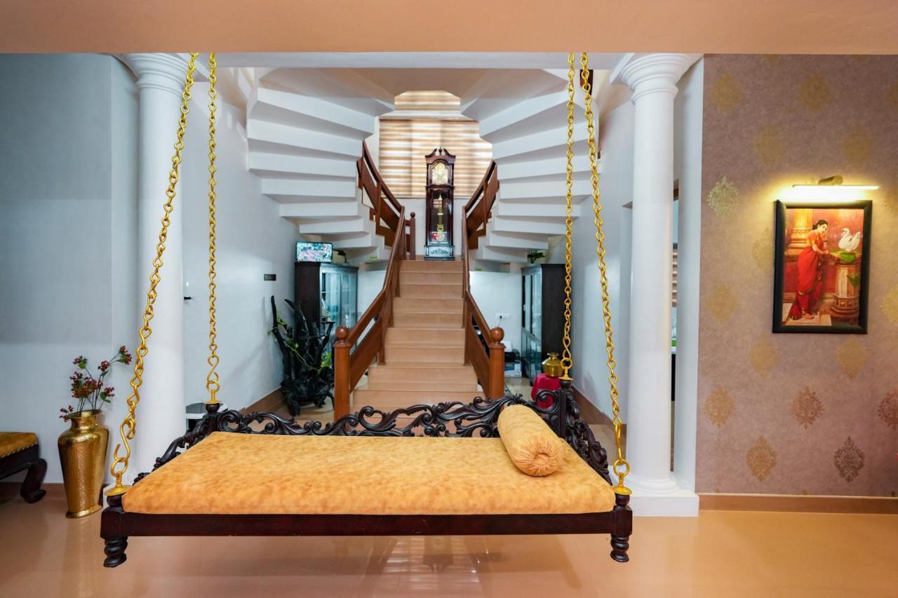 Parudeesa - Heavenly- Luxurious Palace Look-Near Cbd - Kerala - India With Breakfast Kāladi Buitenkant foto