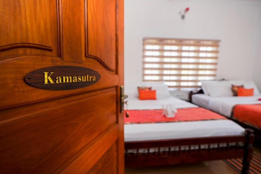 Parudeesa - Heavenly- Luxurious Palace Look-Near Cbd - Kerala - India With Breakfast Kāladi Buitenkant foto