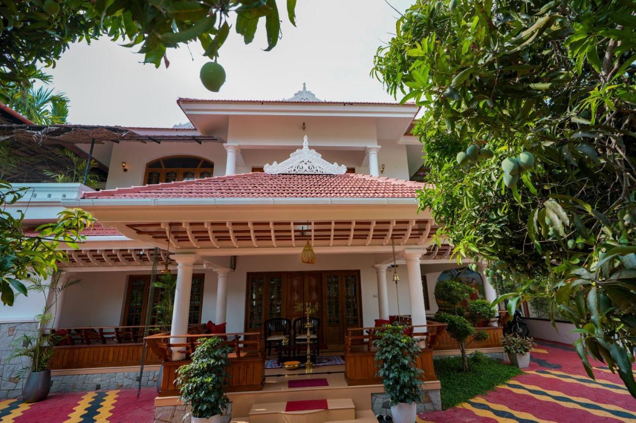 Parudeesa - Heavenly- Luxurious Palace Look-Near Cbd - Kerala - India With Breakfast Kāladi Buitenkant foto