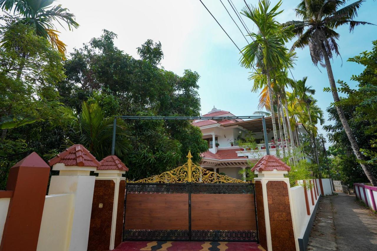 Parudeesa - Heavenly- Luxurious Palace Look-Near Cbd - Kerala - India With Breakfast Kāladi Buitenkant foto