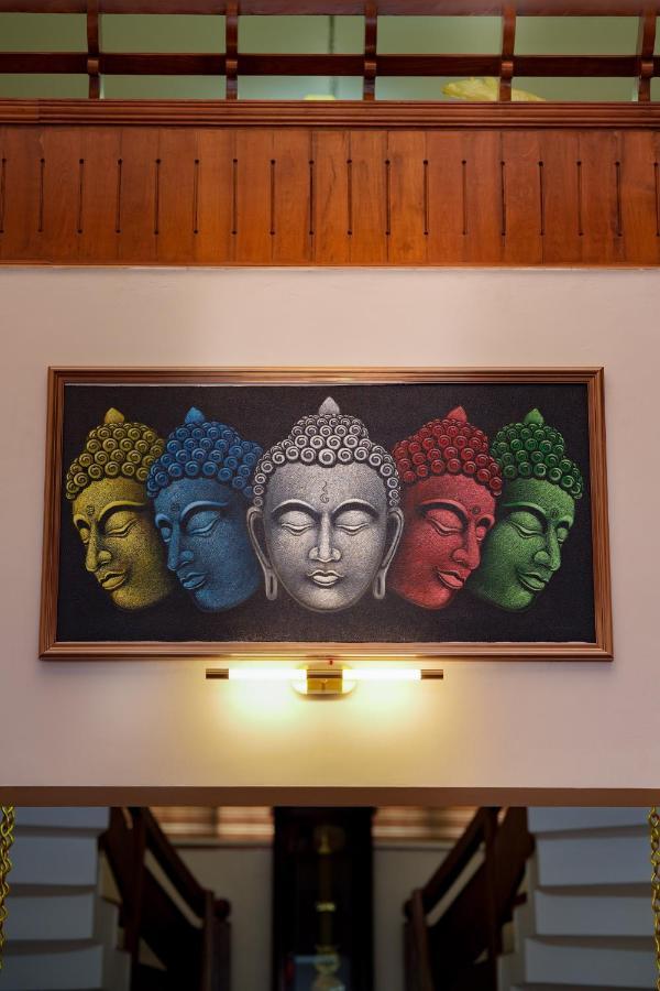 Parudeesa - Heavenly- Luxurious Palace Look-Near Cbd - Kerala - India With Breakfast Kāladi Buitenkant foto