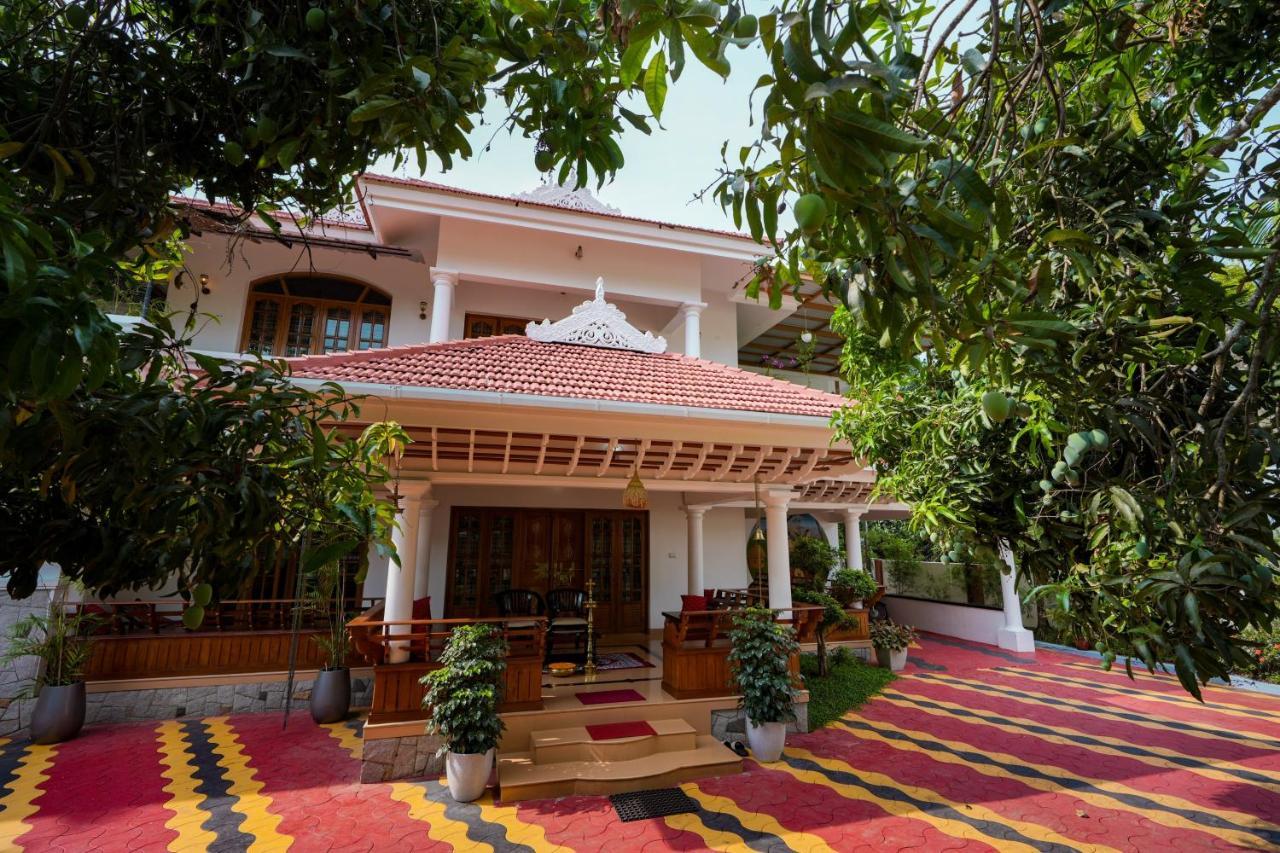 Parudeesa - Heavenly- Luxurious Palace Look-Near Cbd - Kerala - India With Breakfast Kāladi Buitenkant foto