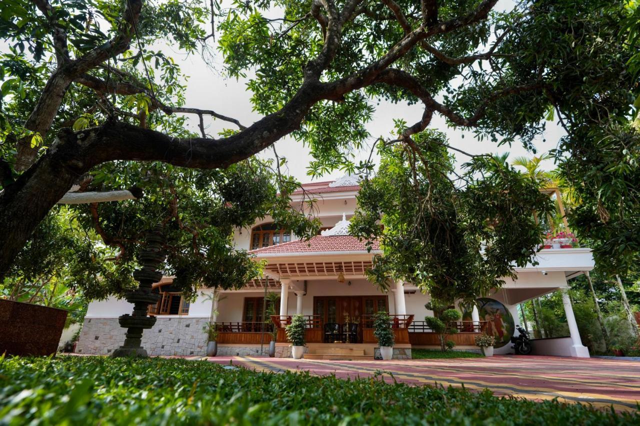 Parudeesa - Heavenly- Luxurious Palace Look-Near Cbd - Kerala - India With Breakfast Kāladi Buitenkant foto